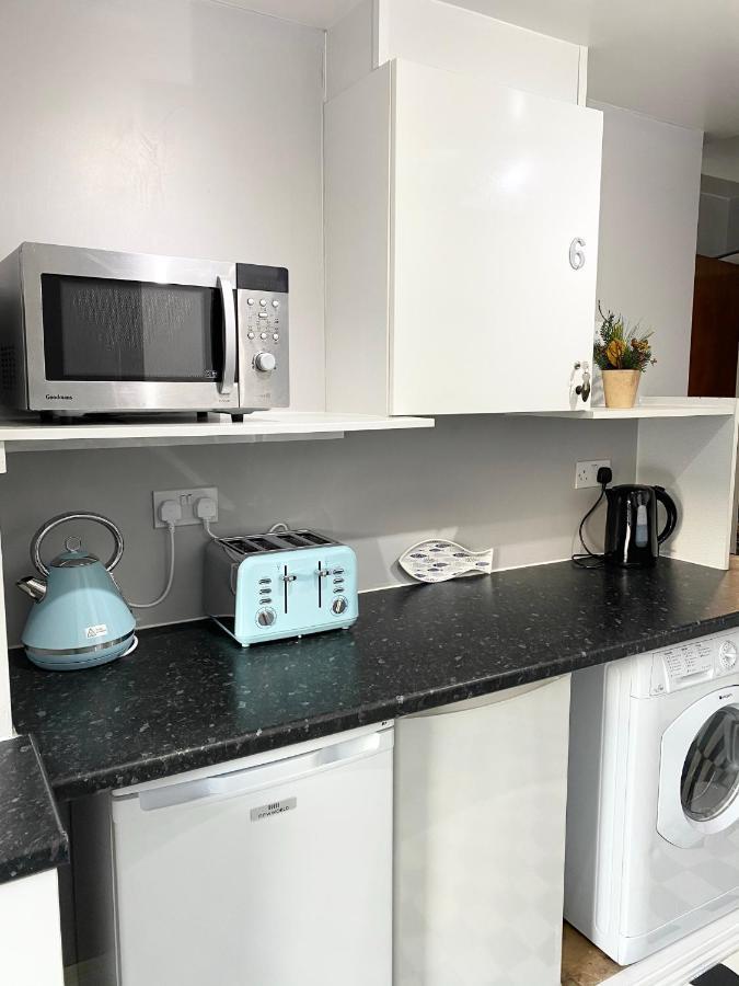 Cloud9 Guest House - By Coastline Retreats - Newly Renovated, Beautiful Ensuite Rooms Near Seafront In Town Centre, Netflix, Superfast Wifi, Communal Kitchen Bournemouth Exterior foto