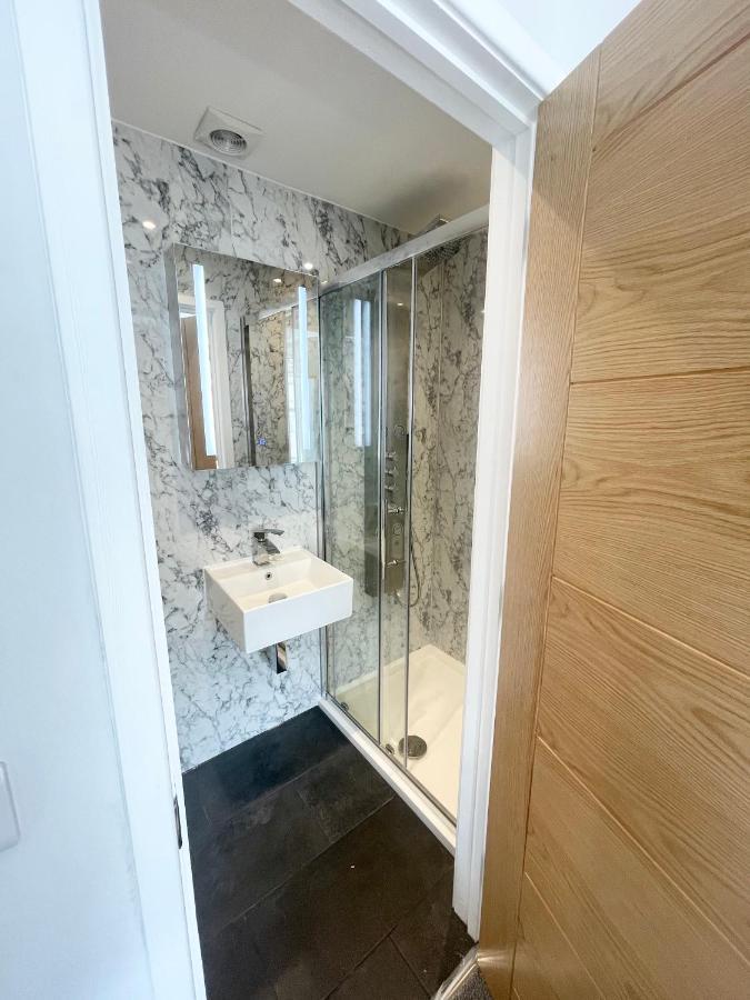 Cloud9 Guest House - By Coastline Retreats - Newly Renovated, Beautiful Ensuite Rooms Near Seafront In Town Centre, Netflix, Superfast Wifi, Communal Kitchen Bournemouth Exterior foto