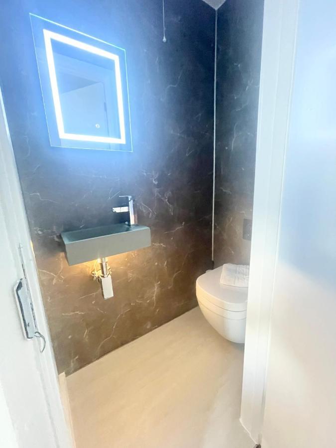Cloud9 Guest House - By Coastline Retreats - Newly Renovated, Beautiful Ensuite Rooms Near Seafront In Town Centre, Netflix, Superfast Wifi, Communal Kitchen Bournemouth Exterior foto