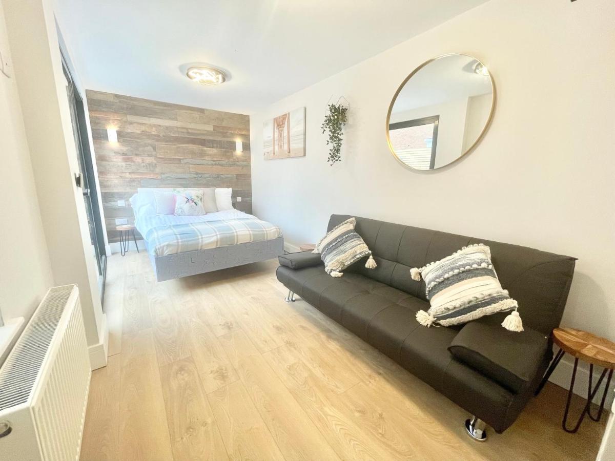 Cloud9 Guest House - By Coastline Retreats - Newly Renovated, Beautiful Ensuite Rooms Near Seafront In Town Centre, Netflix, Superfast Wifi, Communal Kitchen Bournemouth Exterior foto