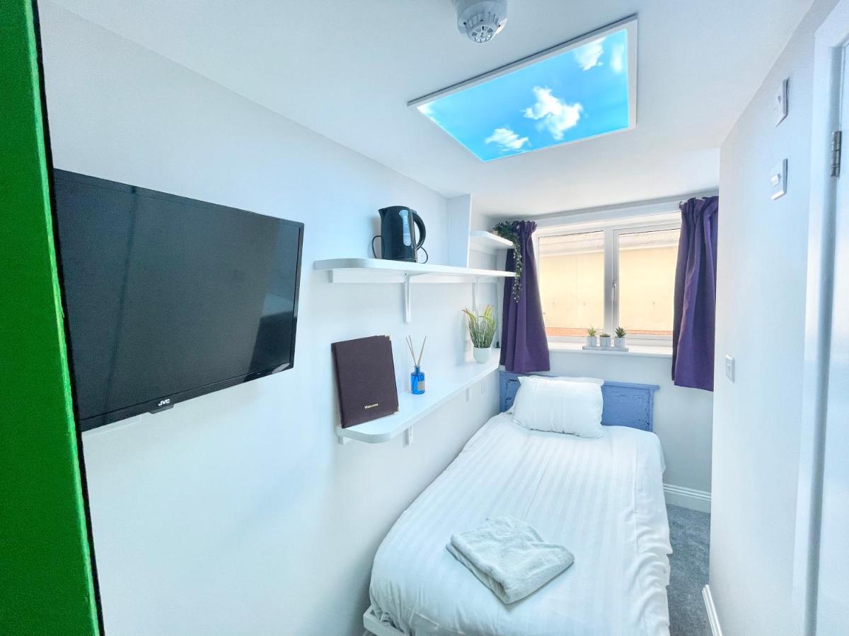 Cloud9 Guest House - By Coastline Retreats - Newly Renovated, Beautiful Ensuite Rooms Near Seafront In Town Centre, Netflix, Superfast Wifi, Communal Kitchen Bournemouth Exterior foto